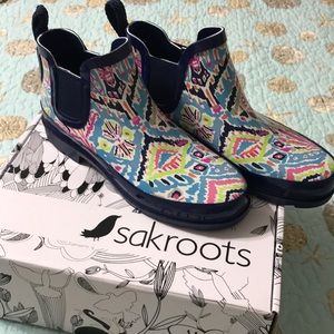 NEW Sakroots Rain Boots